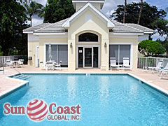 Resort style pools are common and plentiful in Florida.