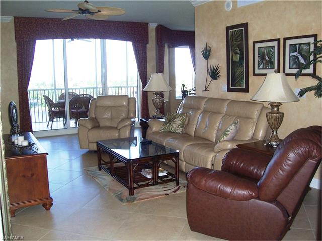 Fort Myers Book your Fort Myers Airport car rental with Alamo Rent-A-Car and enjoy our great rental car deals. Choose from a variety of vehicles to meet your family needs. Save time as you arrive with online check-in.